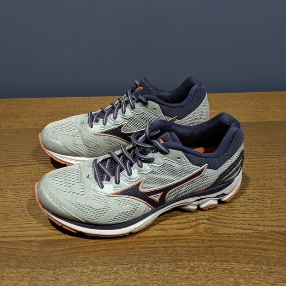 mizuno wave rider size 8.5
